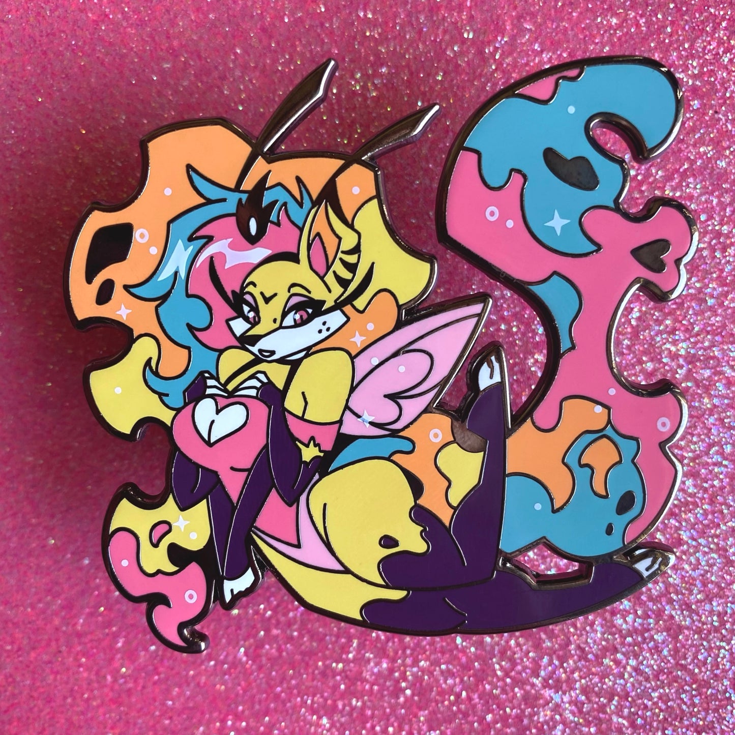 HARD ENAMEL PIN: Helluva Boss - Queen Bee